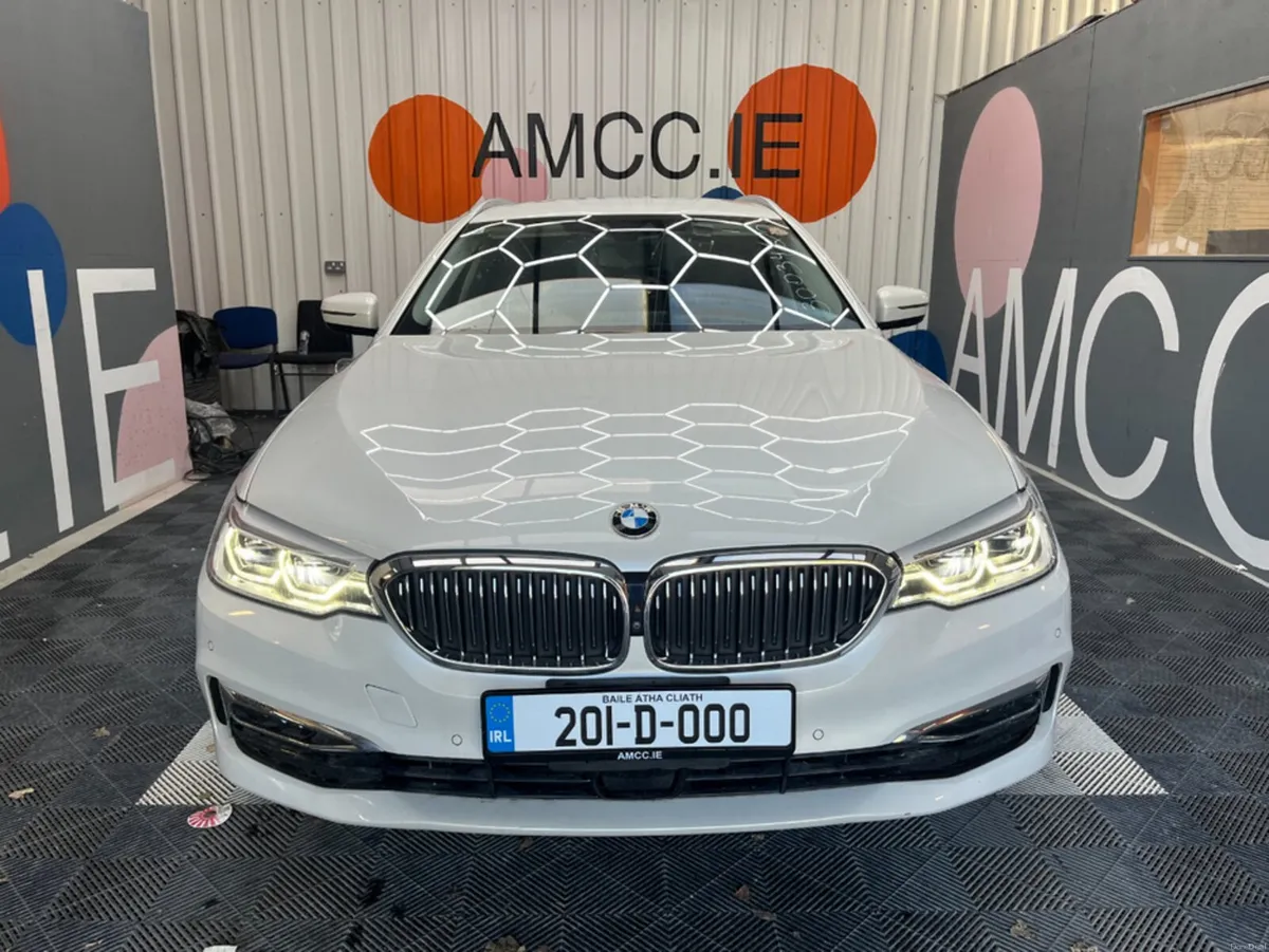 BMW 5-Series 2020 BMW 5 523d TOURING LUXURY 64K KM - Image 2