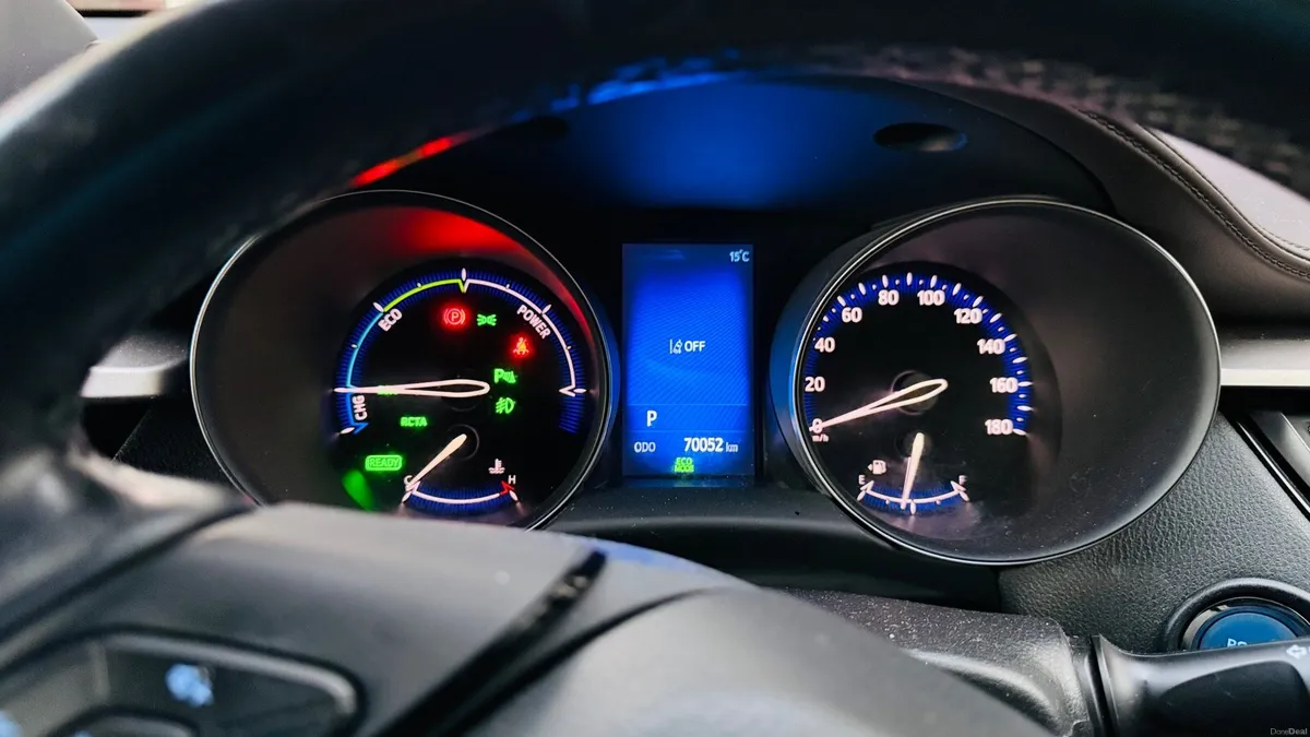 Toyota C-HR Hybrid Automatic–70,000 km - Image 5