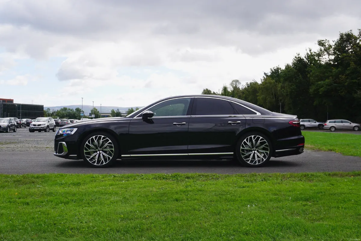 2024 Audi A8 60 TFSI e Quattro — 462hp - Image 6