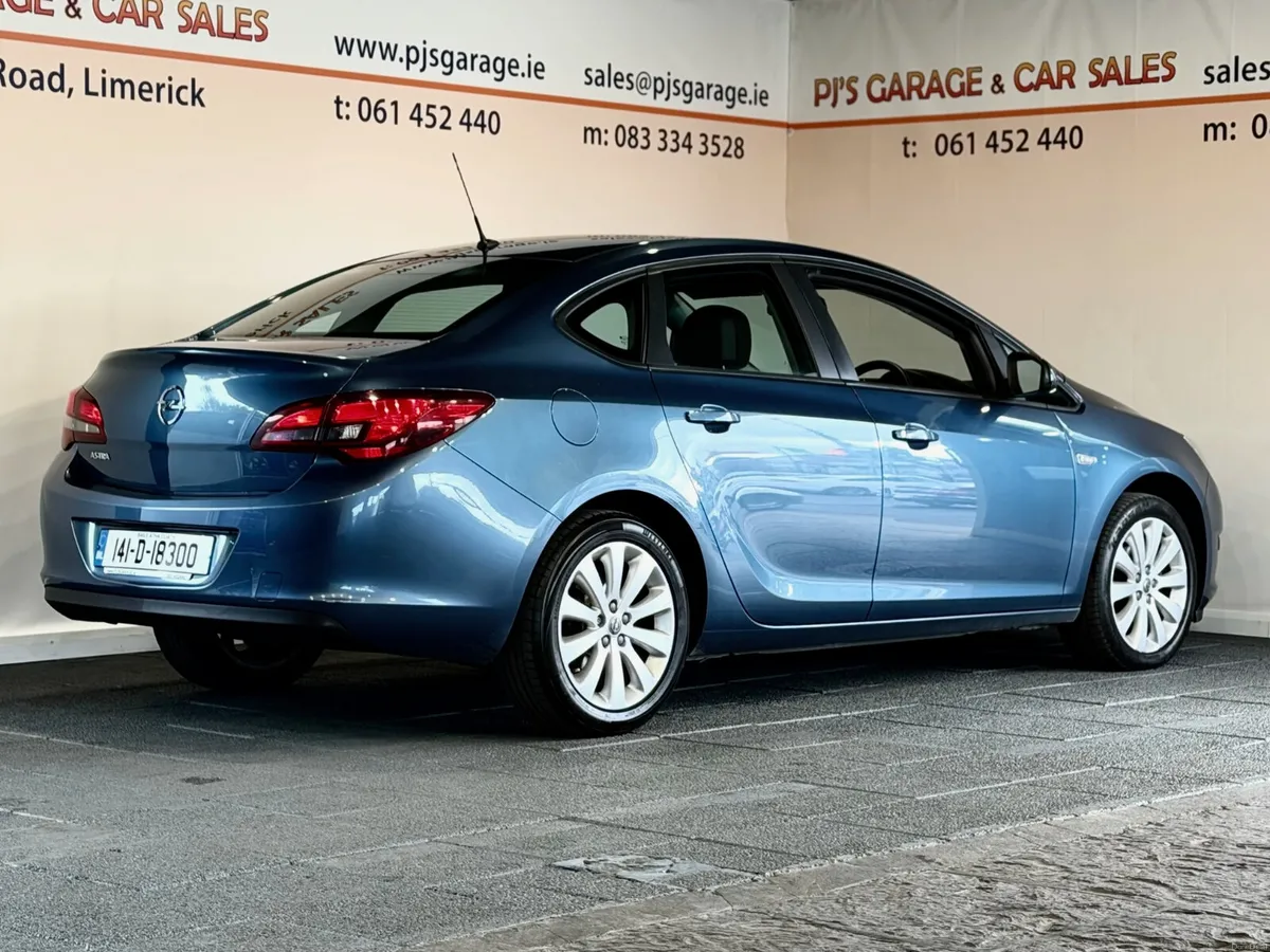 Opel Astra 2014 - Image 5