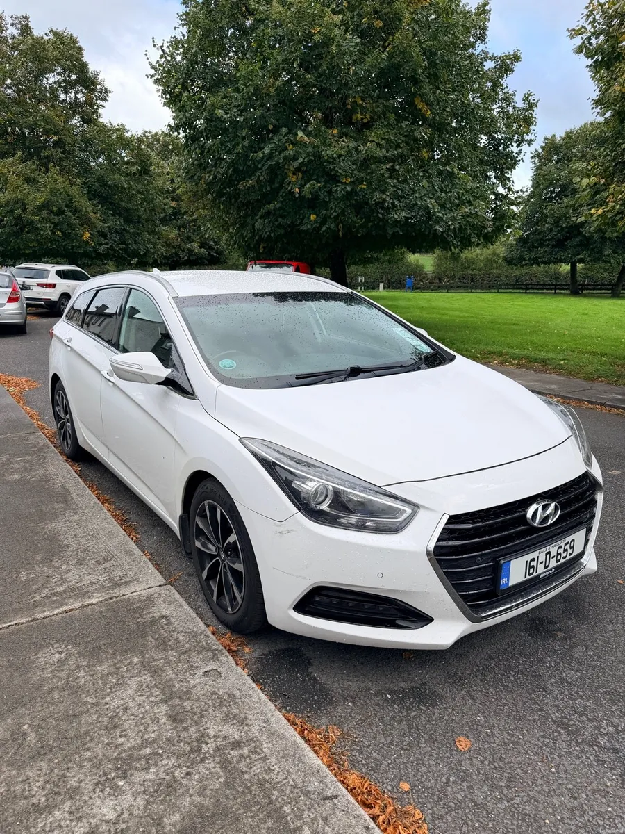 2016 Hyundai i40 Executive - Image 1