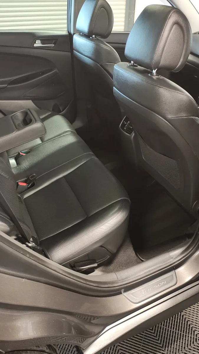 HYUNDAI TUSCON - Image 6