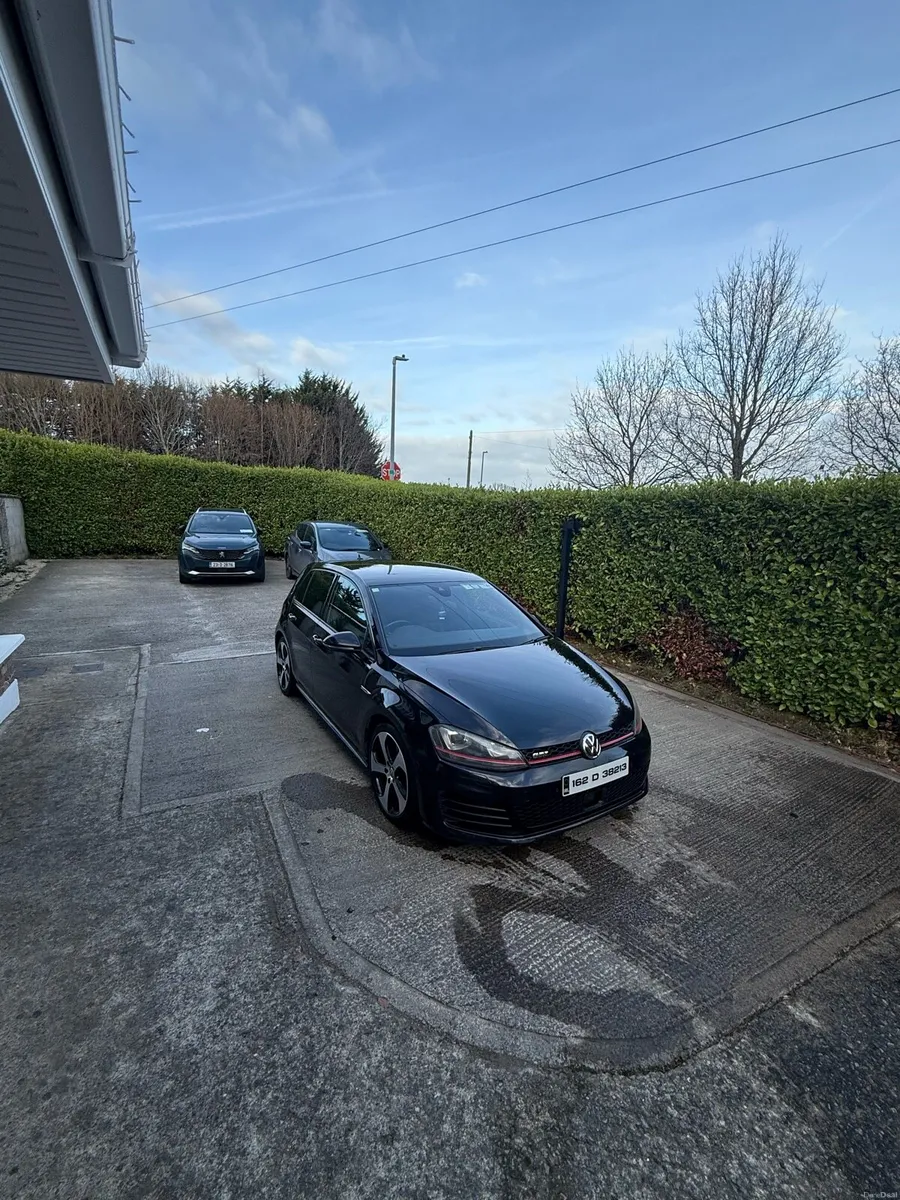 Volkswagen Golf GTI 2.0L Performance Pack 2016 - Image 3