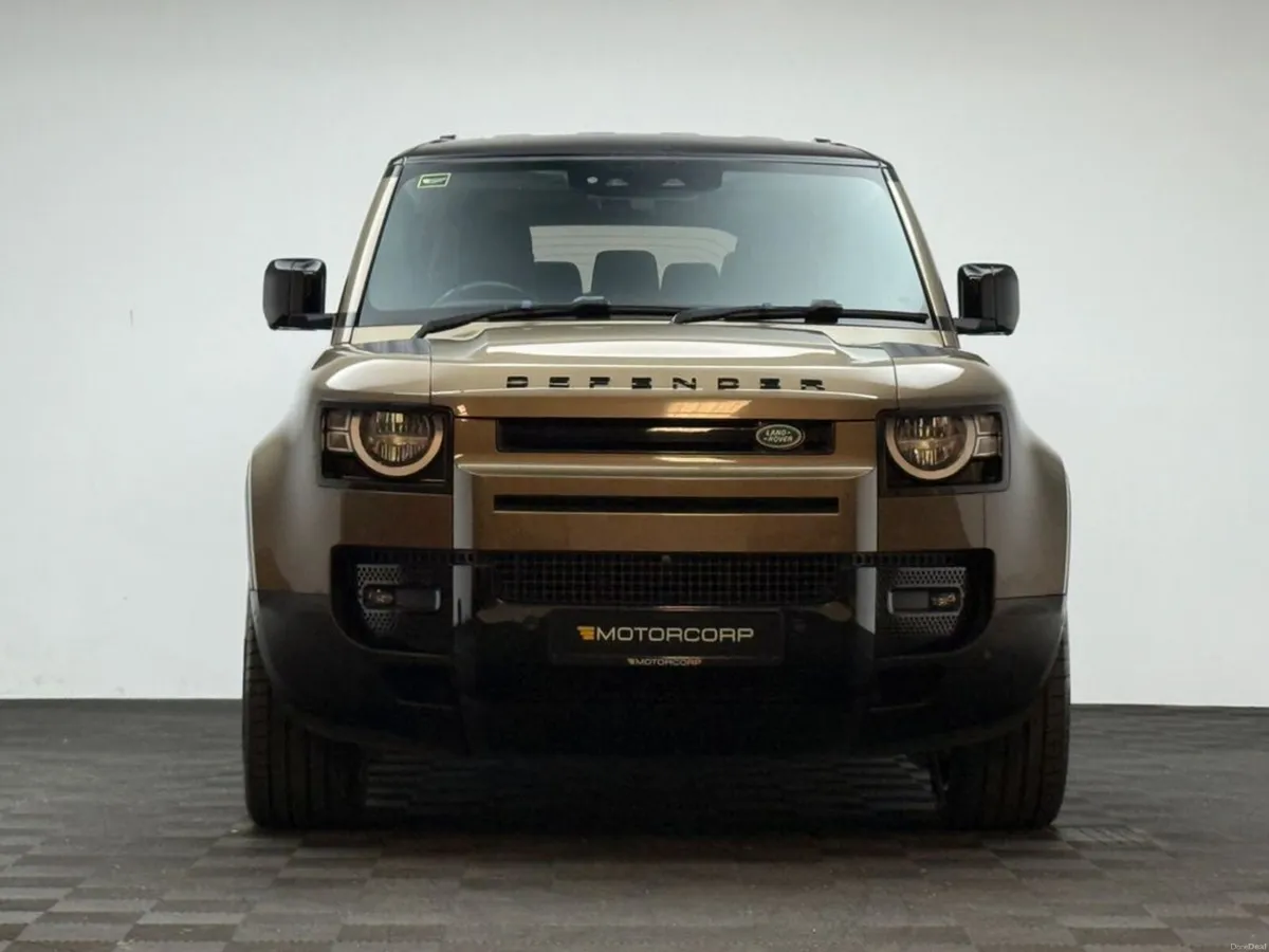 Land Rover Defender 110 2.0 SD4 *7 SEATER* - Image 2