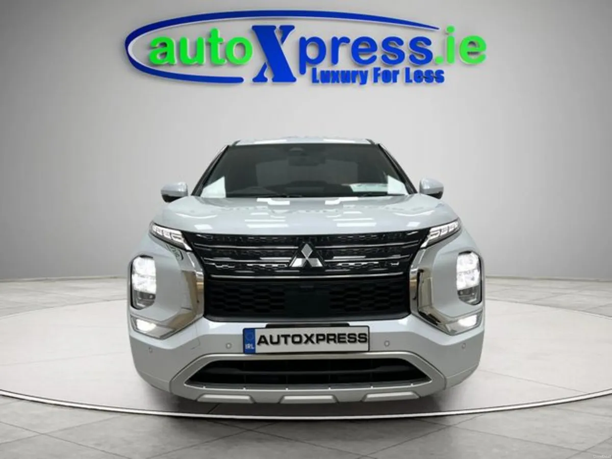 Mitsubishi Outlander 4WD PHEV Low mileage, Reversi - Image 3
