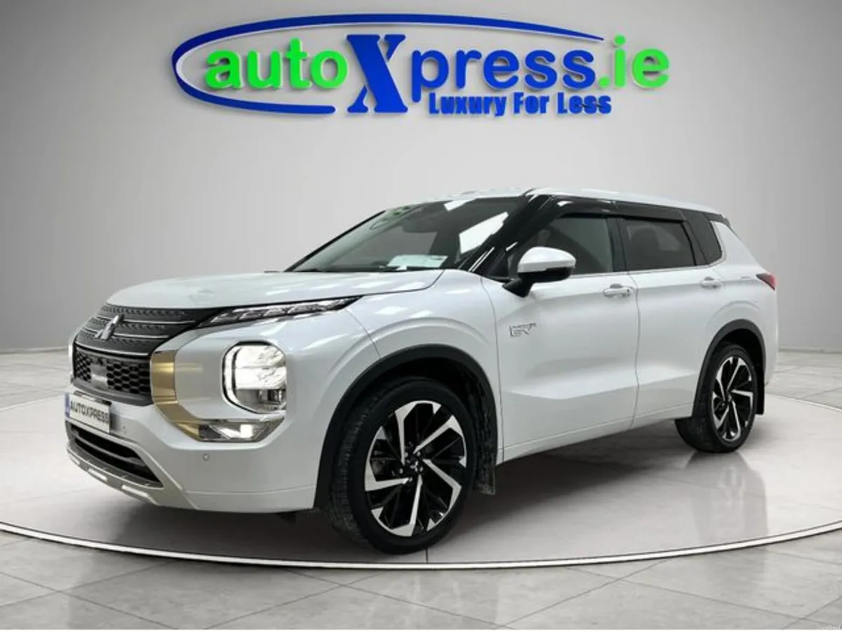 Mitsubishi Outlander 4WD PHEV Low mileage, Reversi - Image 5