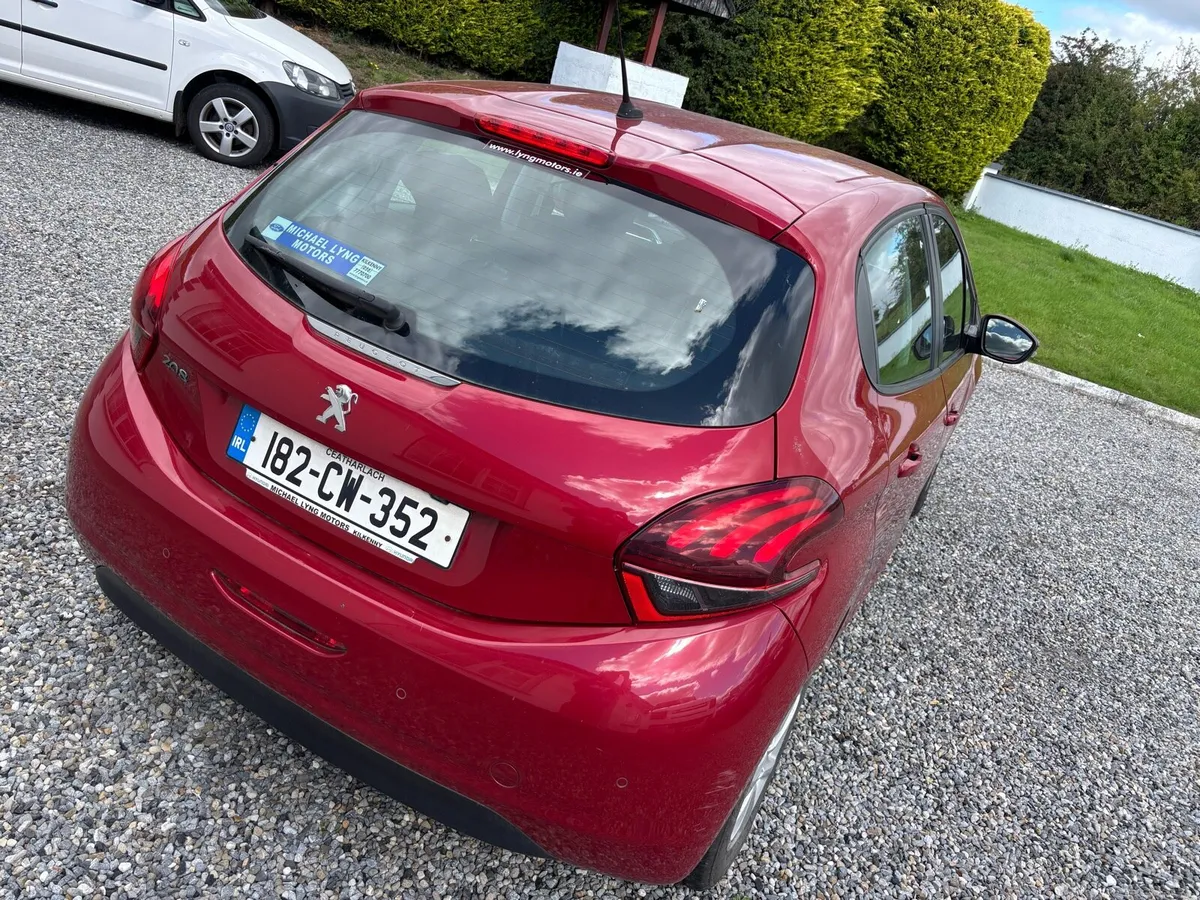 Peugeot 208 - Image 4