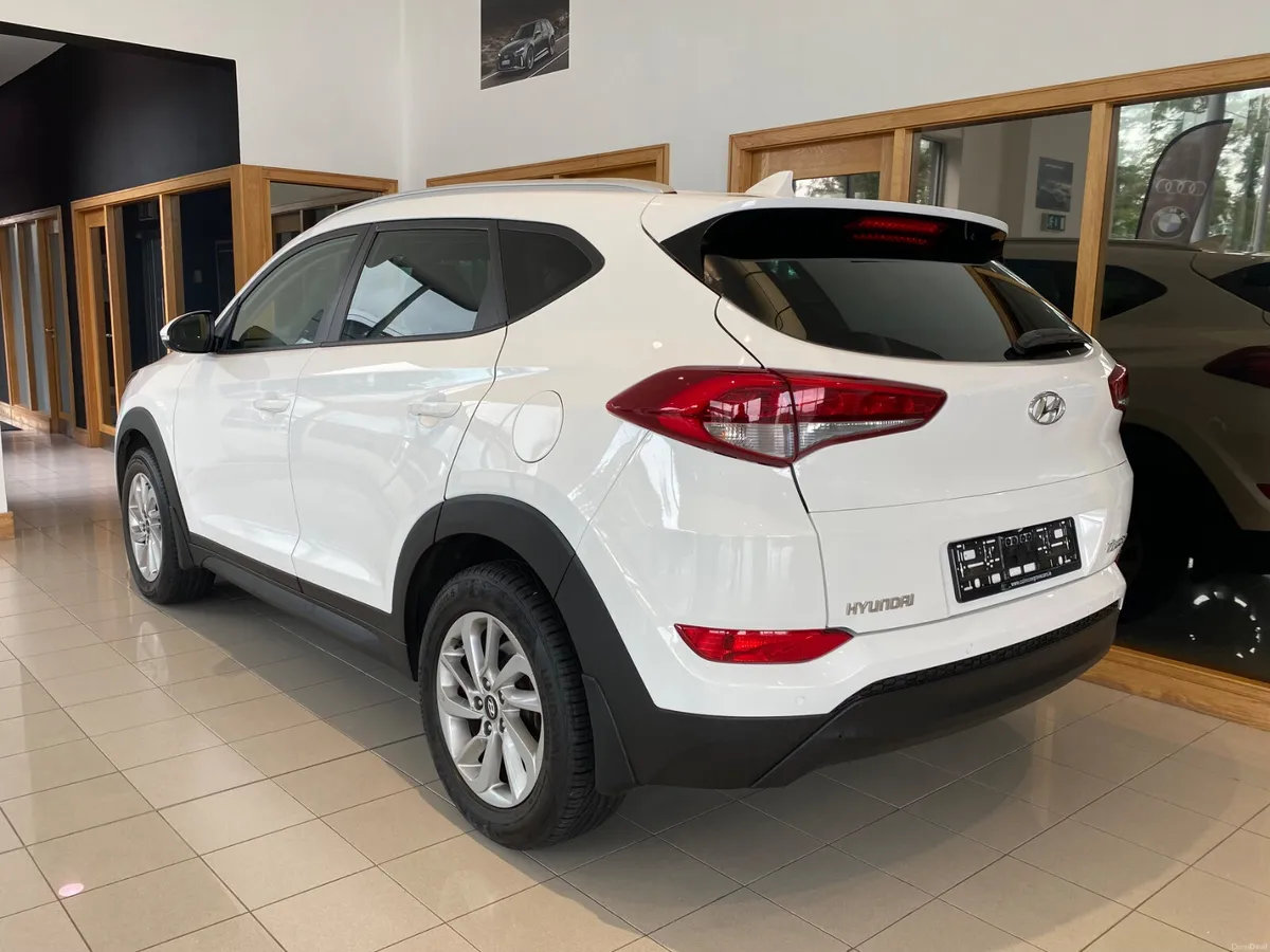 Hyundai Tucson 2017  1.7 D Executive 2WD DCT - Image 4