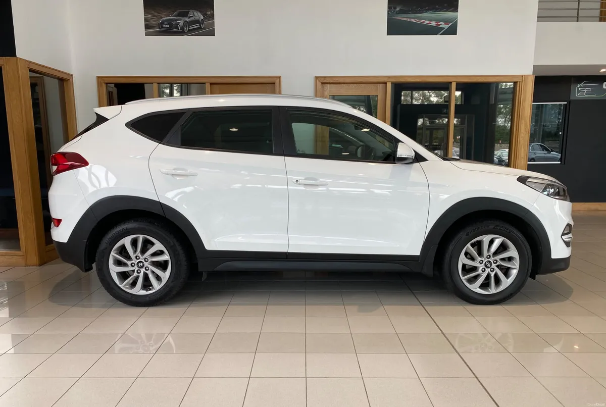 Hyundai Tucson 2017  1.7 D Executive 2WD DCT - Image 2