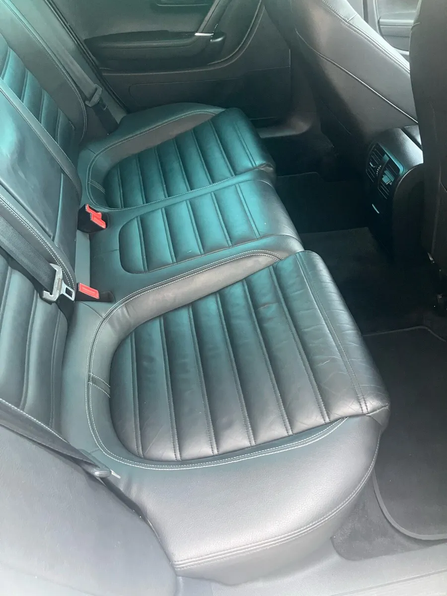 Volkswagen Passat cc - Image 4