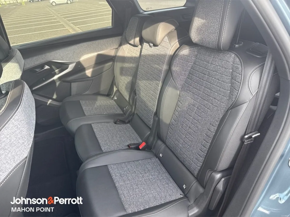 Peugeot 5008 1.2 MHEV 145bhp E-DCS6 Allure - Image 5