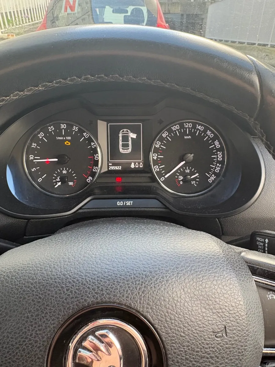 Skoda Octavia 2015 - Image 2