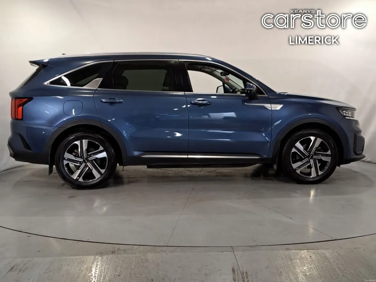 Kia Sorento 1.6 PHEV K3 4X4 7 seats - Image 2