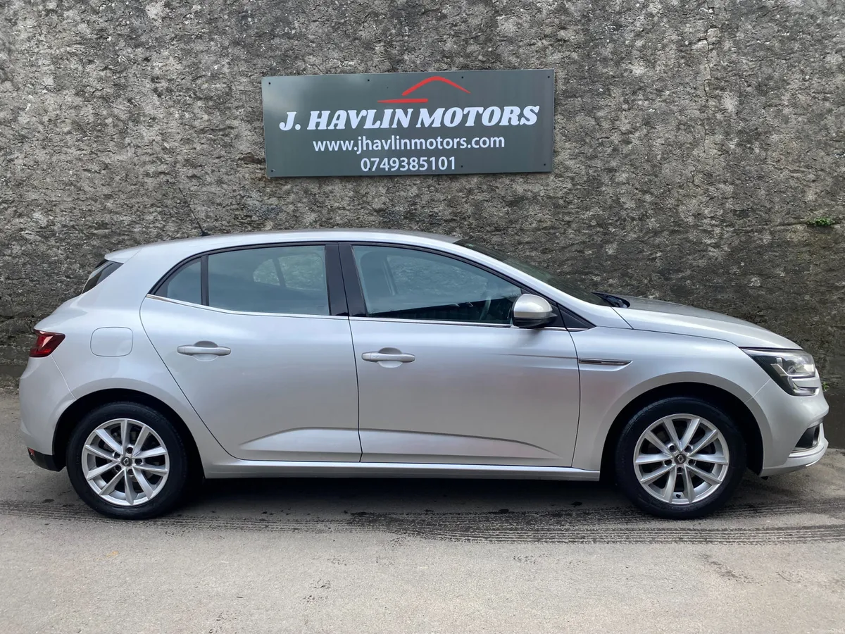 June 2017 Renault Megane Dynamique Nav DCi 110 - Image 3