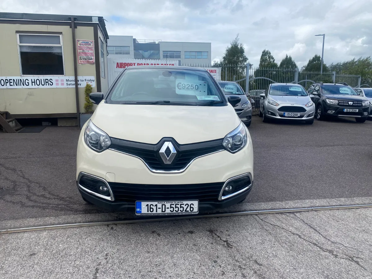 Renault Captur 2016 SAT NAV, ONE OWNER CAR. - Image 4