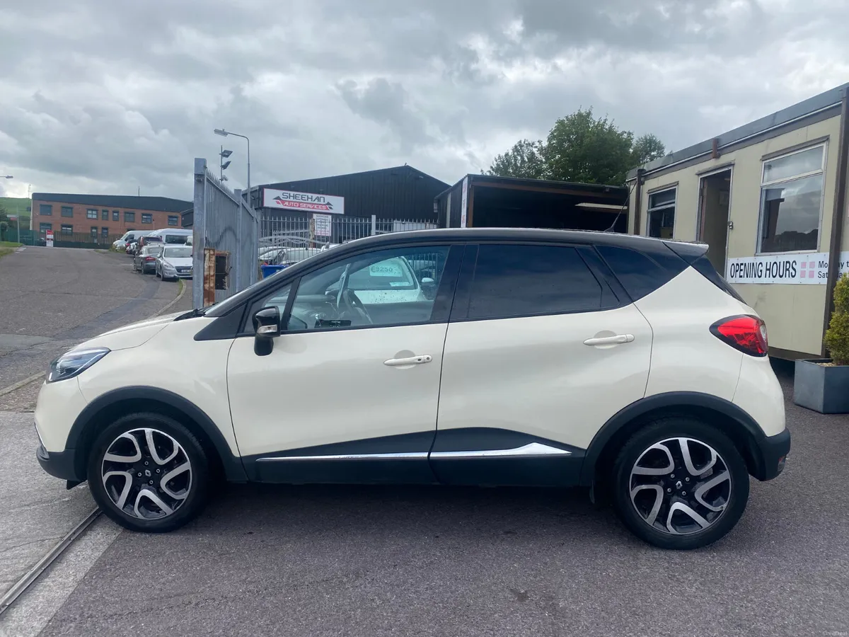 Renault Captur 2016 SAT NAV, ONE OWNER CAR. - Image 5