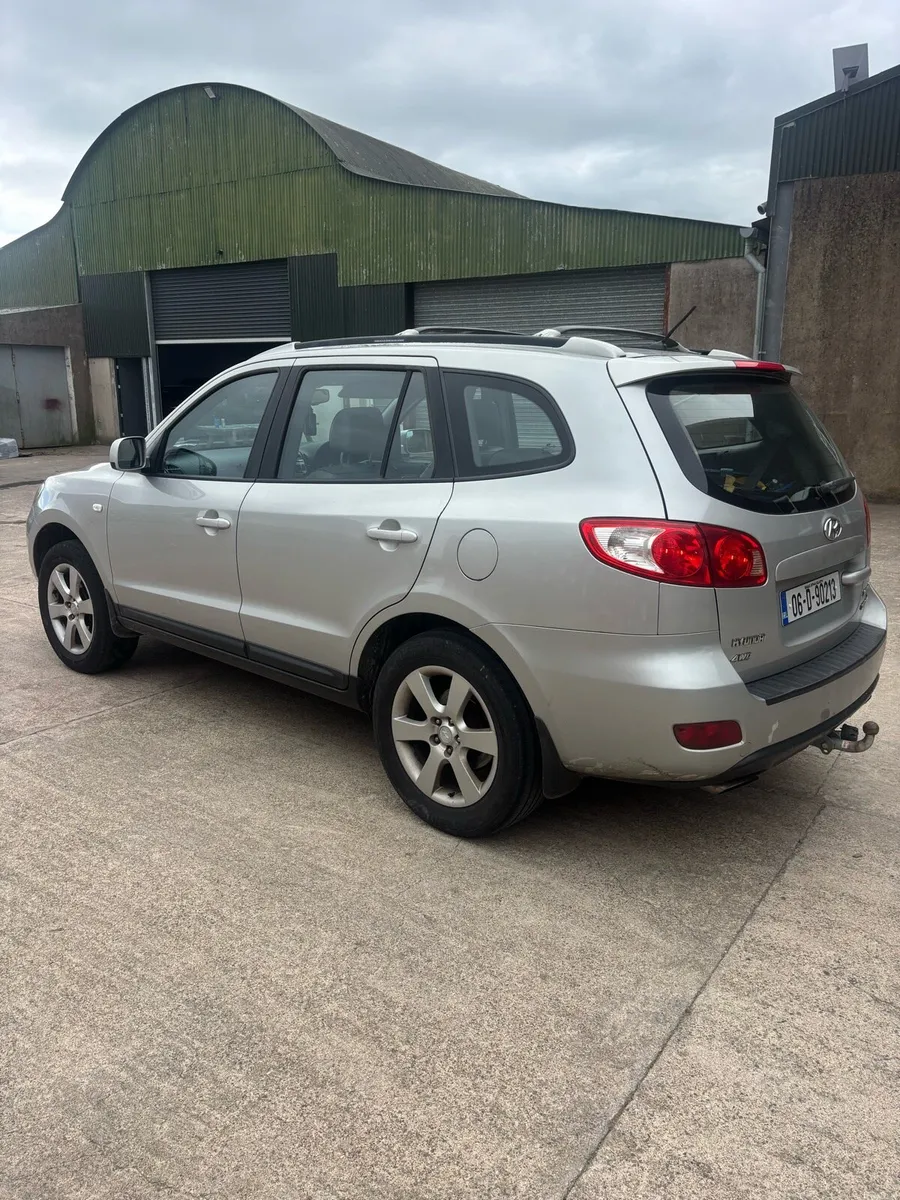 Hyundai Santa Fe - Image 2