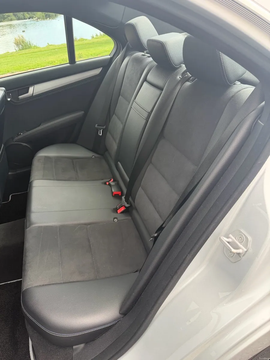 Merc C200 Auto ..Amazing condition !!!! - Image 5