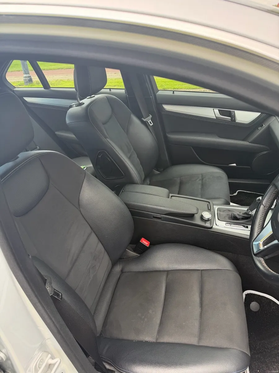 Merc C200 Auto ..Amazing condition !!!! - Image 6