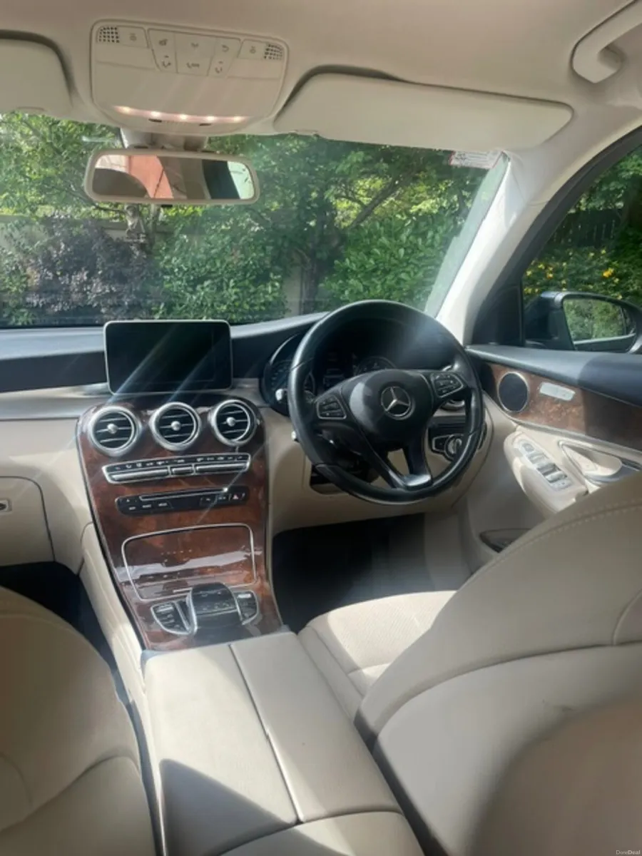 Mercedes-Benz GLC 2017 - Image 5