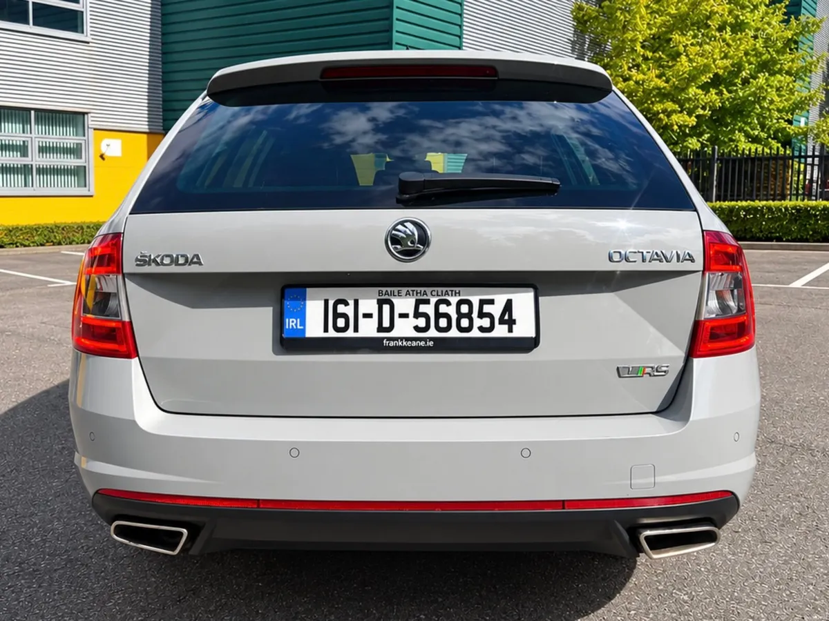 Skoda Octavia 2.0 TDI VRS Touring Black Ed - Image 5