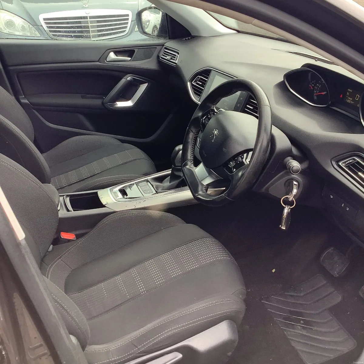 Peugeot 308 1.2 automatic petrol august 2015 - Image 4