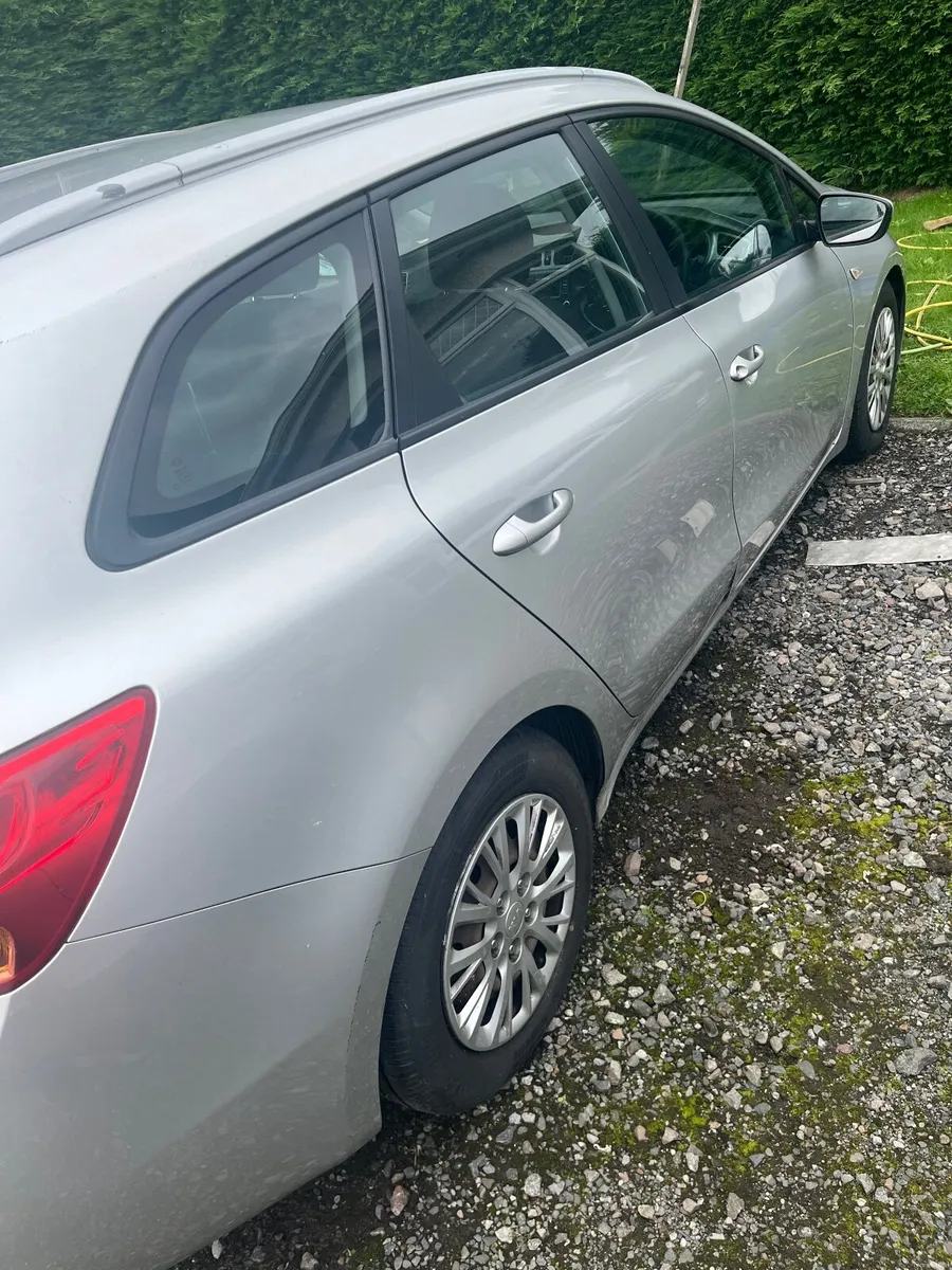 Kia Ceed 2013 - Image 2
