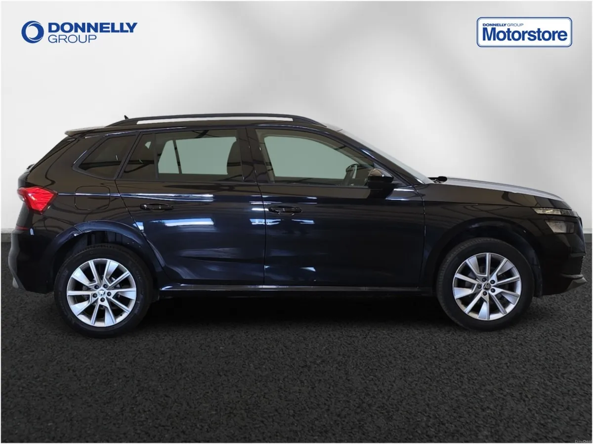 Skoda KAMIQ Hatchback SE Drive - Image 3