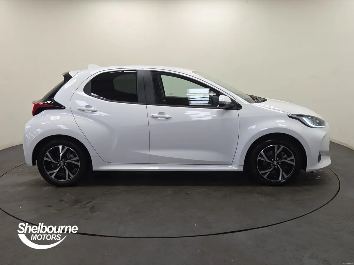 Toyota Yaris 1.5 Hybrid Design 5dr CVT - Image 3