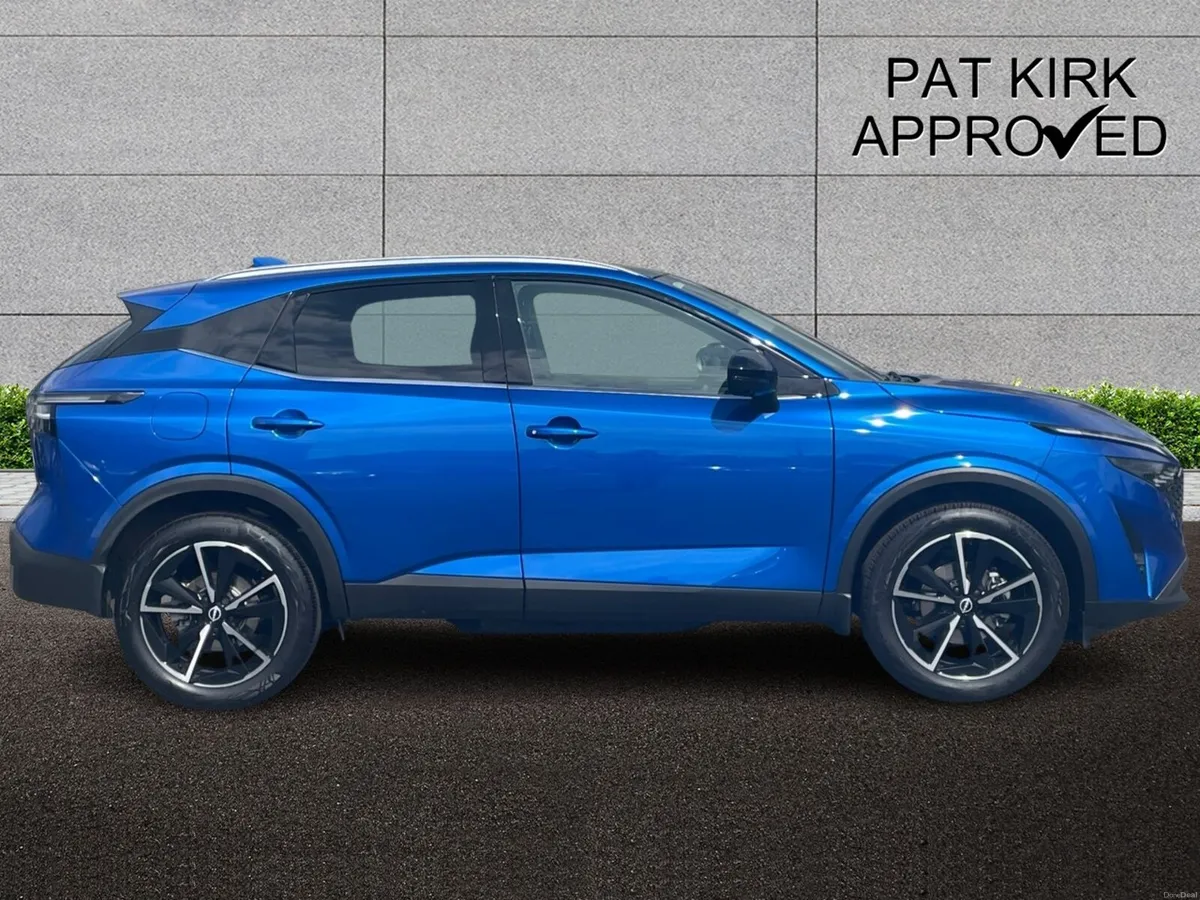 Nissan Qashqai Hatchback Tekna - Image 3