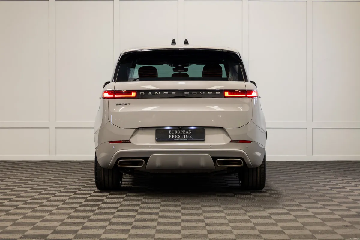 2024 Range Rover Sport P460e Dynamic SE *Pan Roof - Image 5