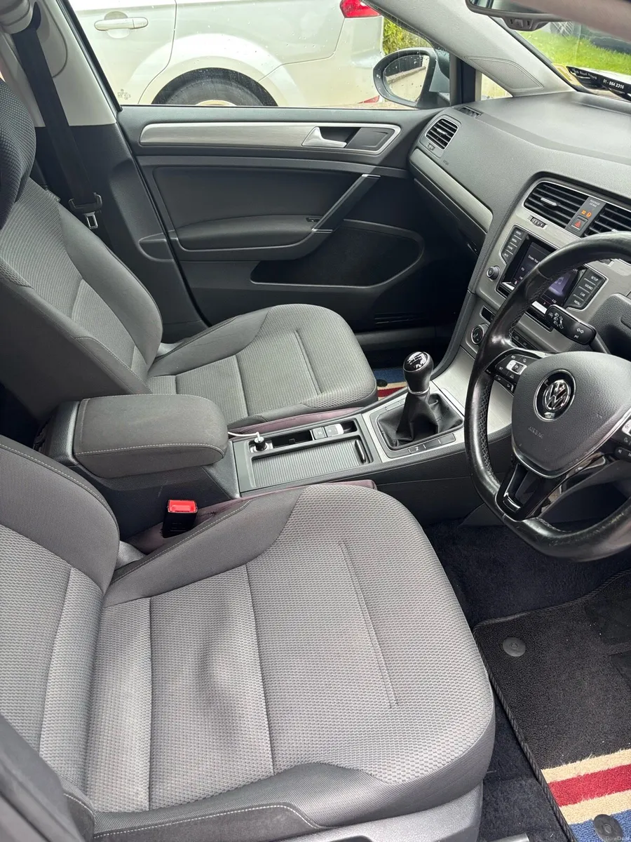 2015 Volkswagen Golf 1.2 TSI Petrol-6 Speed Manual - Image 5