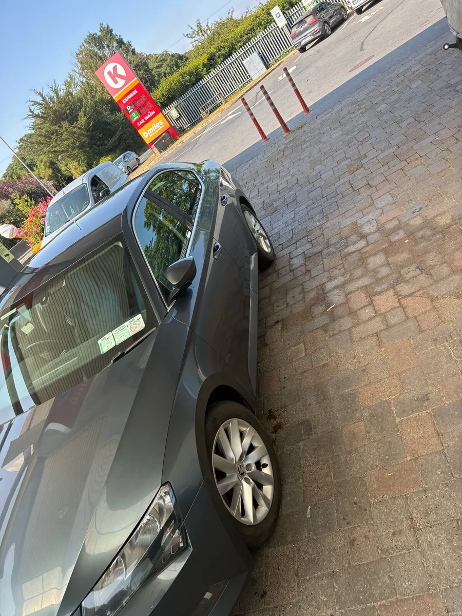 Skoda Superb - Image 2