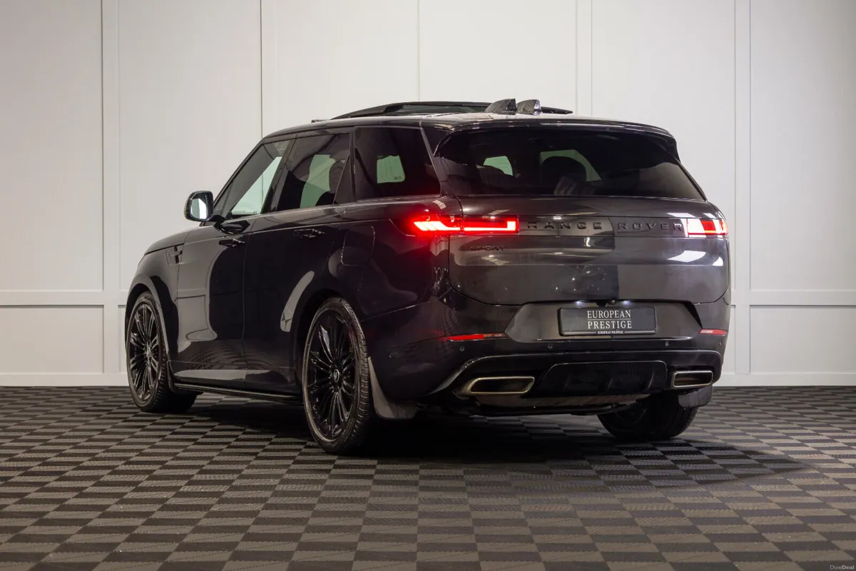 2024 Range Rover Sport P460e Dynamic SE *Pan Roof - Image 4