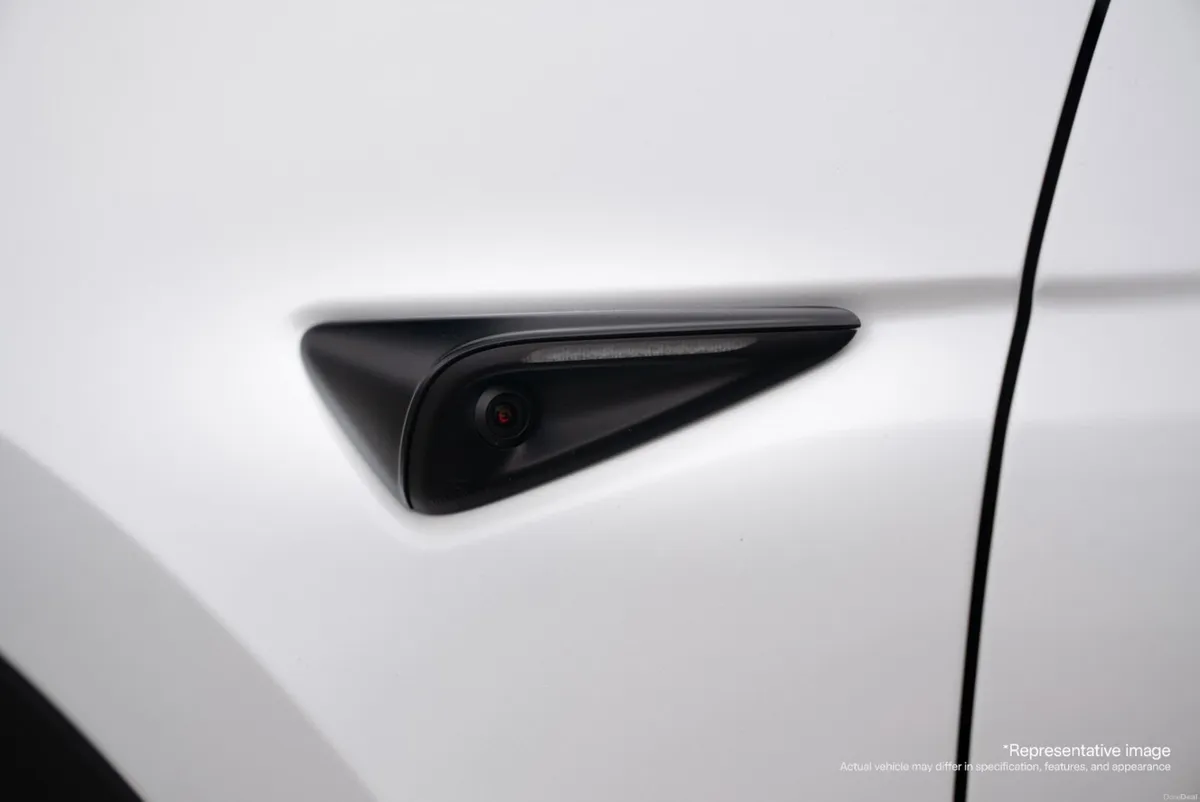 Tesla Model Y 2023 - Image 5
