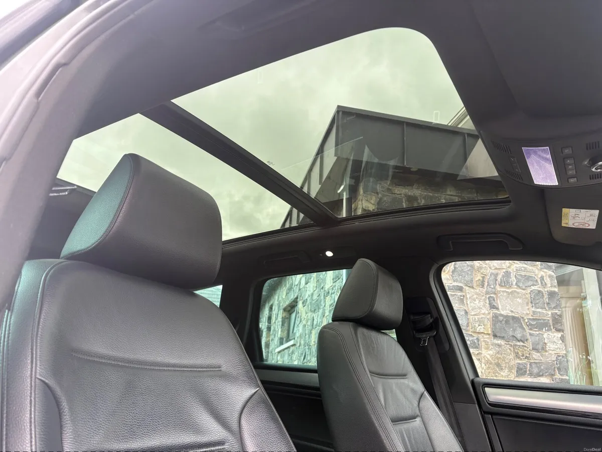 Volkswagen Touareg 2015 - Image 4