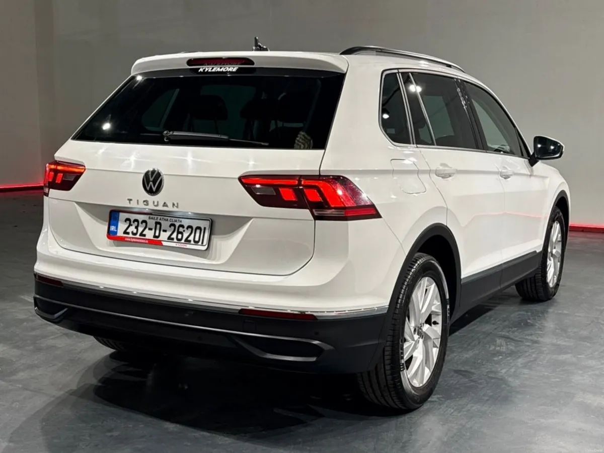 Volkswagen Tiguan 2.0 TDI AUTOMATIC - PARKING SENS - Image 3