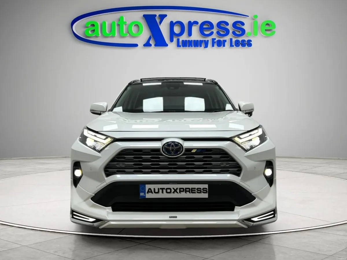 Toyota RAV4 4WD HYBRID G, Sunroof, Low mileage - Image 3