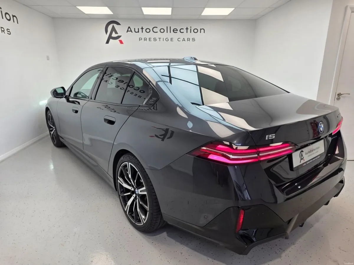 BMW i5 **TECH & COMFORT PACK** - Image 4