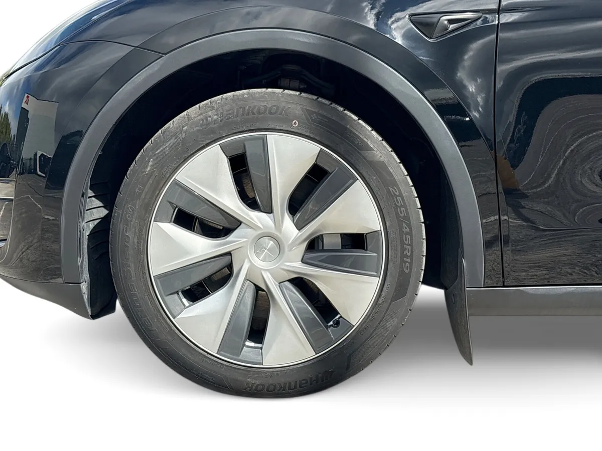 Tesla Model Y 2023 - Image 4