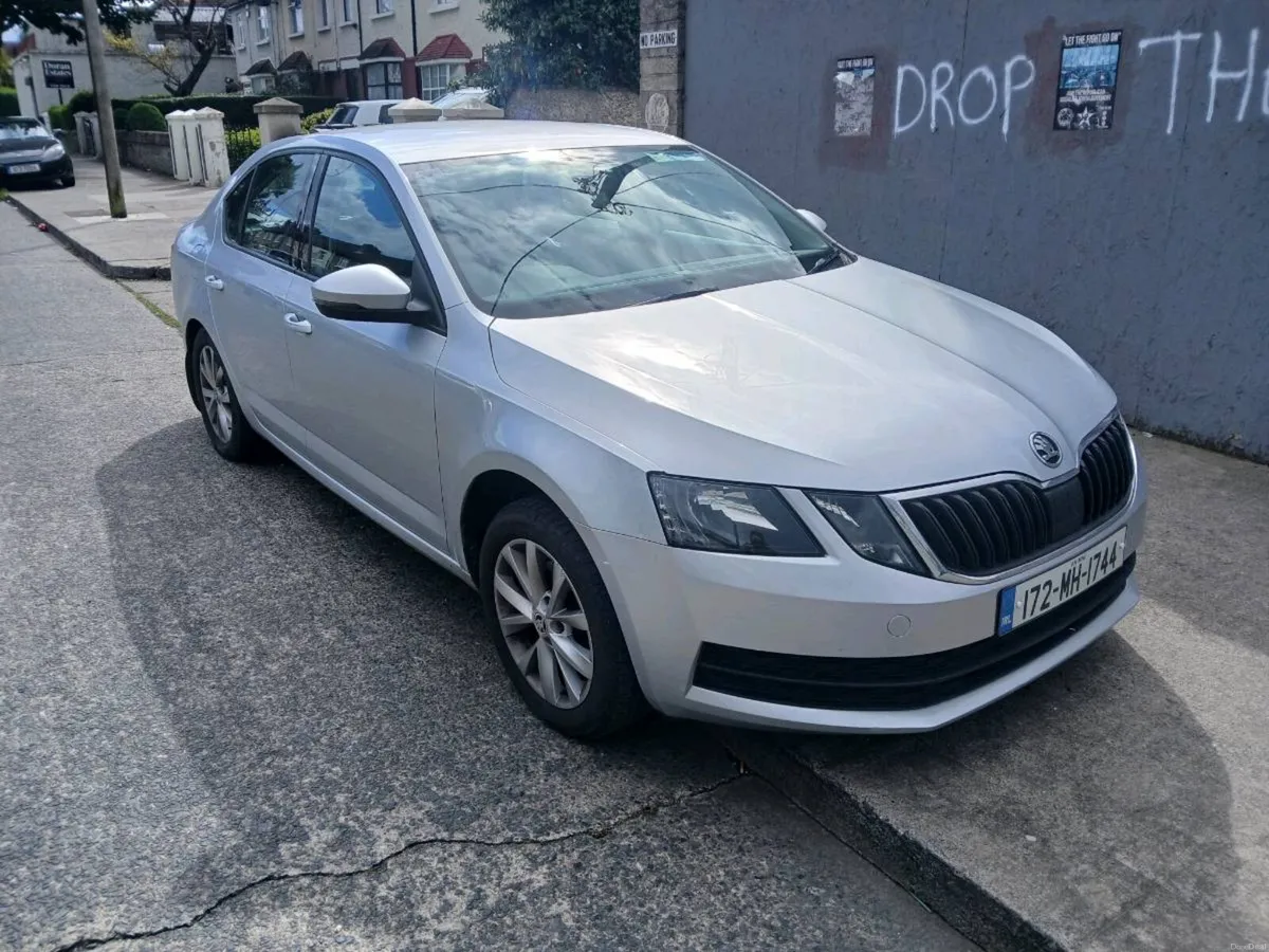 Skoda octavia 1 Litre petrol TSI Face Lift model - Image 5