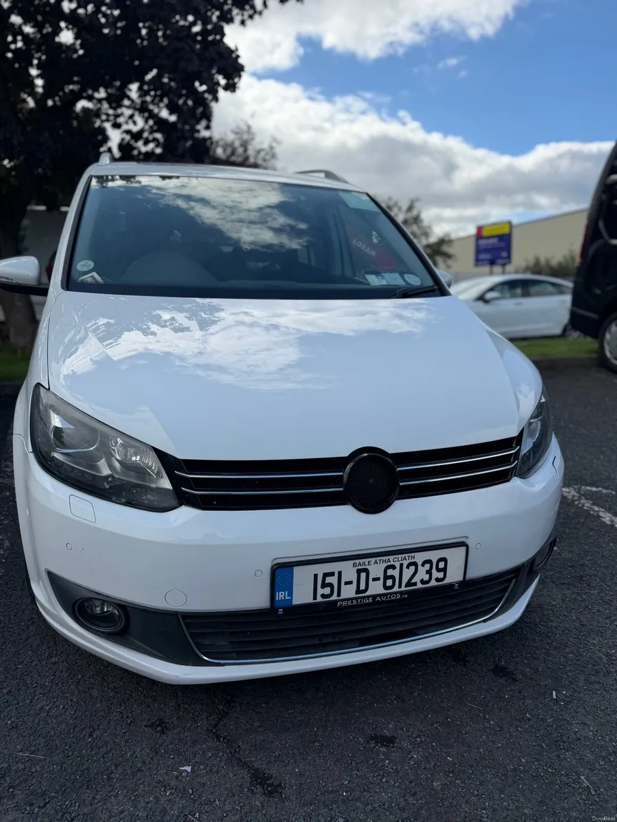2015 VW Touran 1.4 Tsi Automatic low miles - Image 2