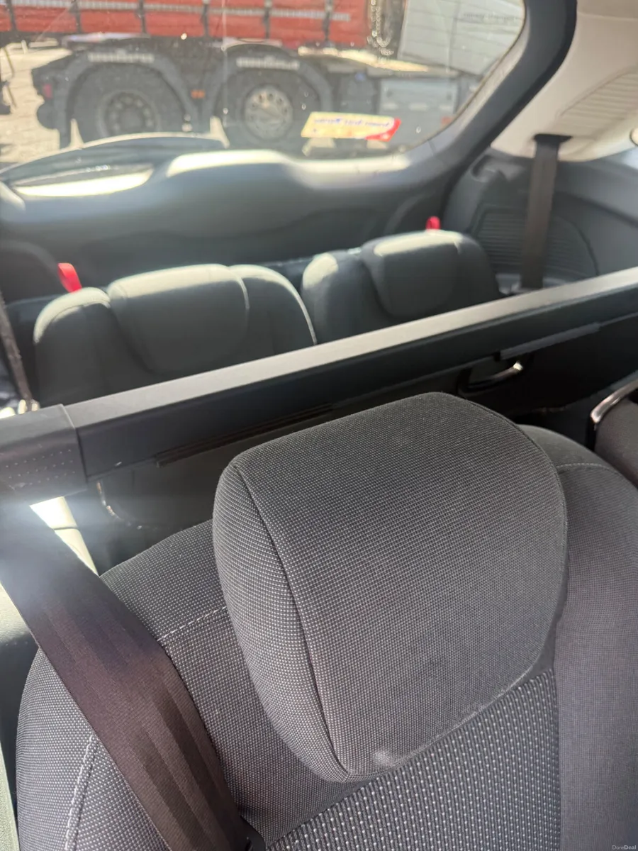 Ford Grand C-Max 2013 - Image 6