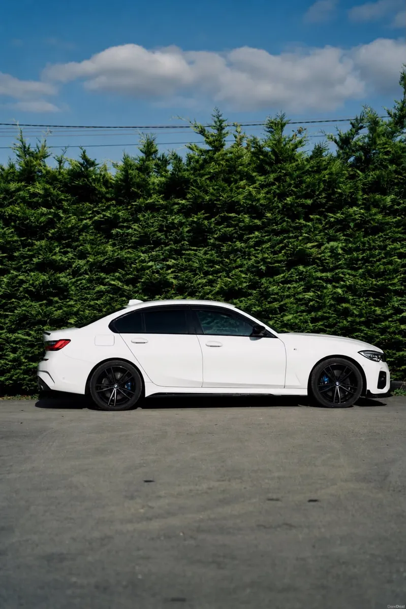 BMW 320D X-Drive M-Sport 2021- Extremely Low kms - Image 4