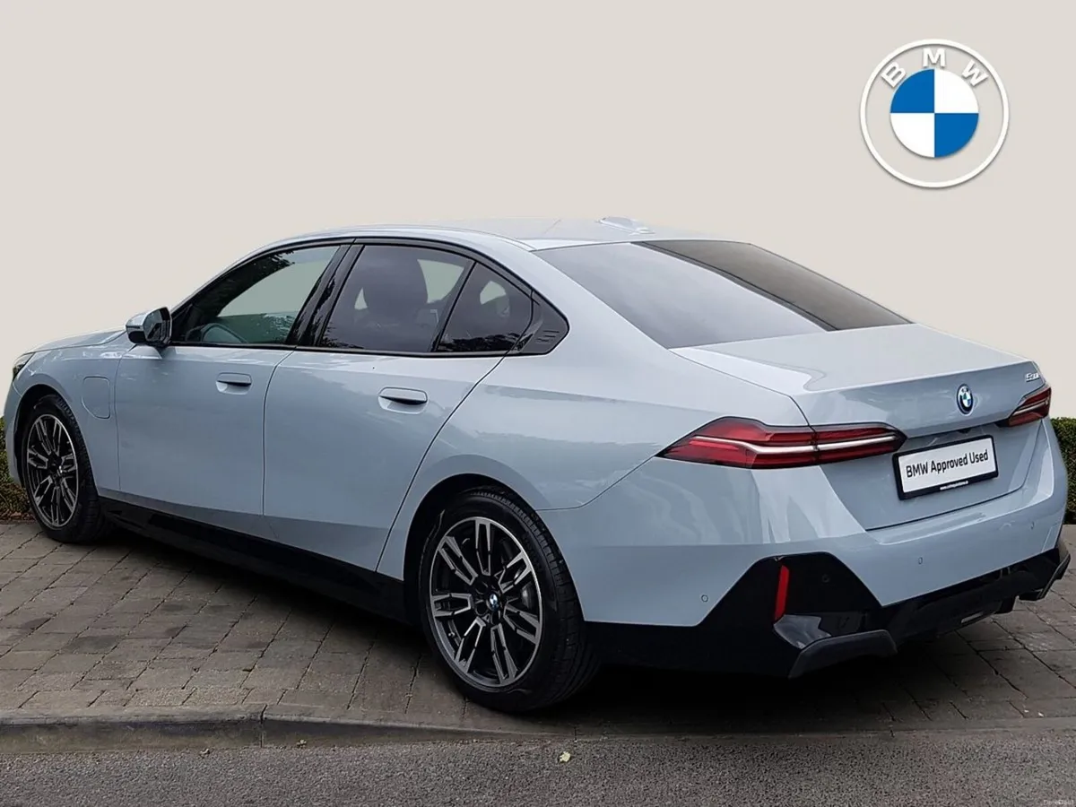 BMW 5-Series 530e M Sport Saloon - Image 2