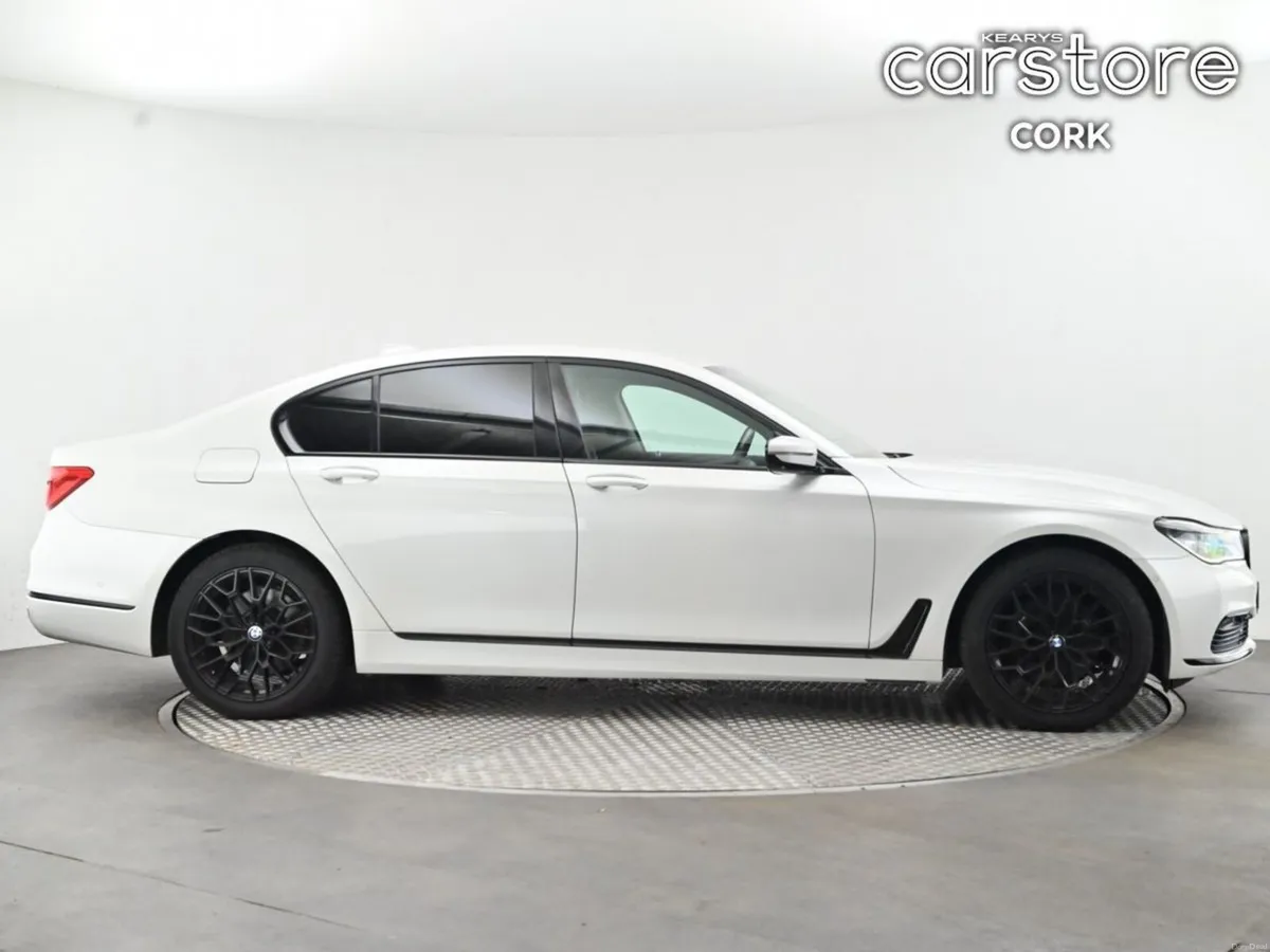 BMW 7-Series 740 PHEV M SPORT - Image 2
