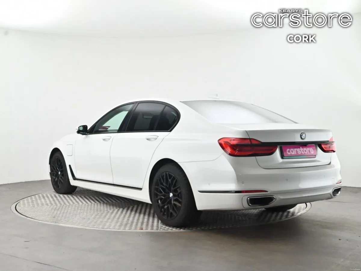 BMW 7-Series 740 PHEV M SPORT - Image 3