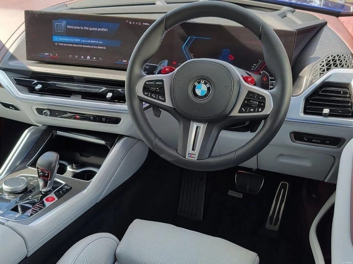 BMW XM 50e - Image 6