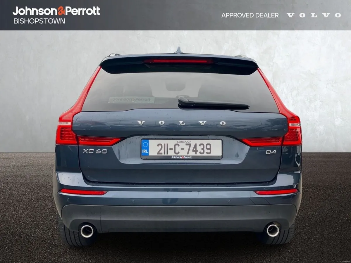 Volvo XC60 B4 197bhp Diesel MHEV Momentum - Denim - Image 6