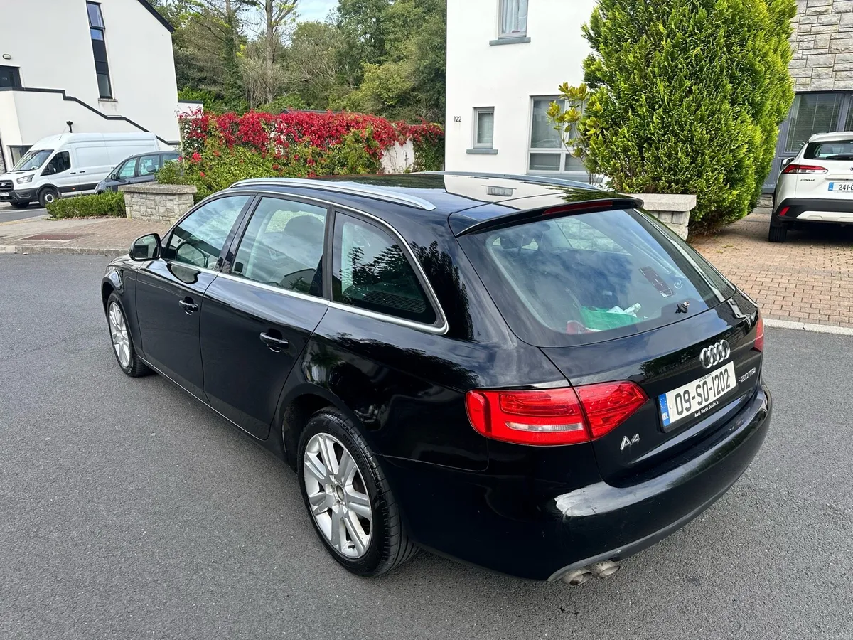 AUDI A4 ESTATE LOW MILEAGE - Image 4